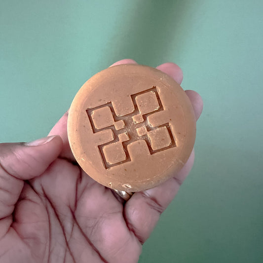 NEW! Akiba "Kombo Chilli" Moisturizing and Sore Muscle Relief Body Butter Bar - with Kpangnan Butter and Warming Chilli Extract (Fragrance free)